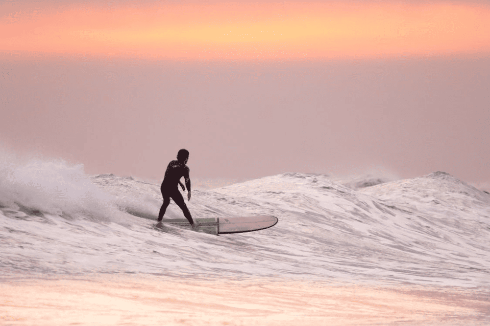 Visitors should have basic skills or join training sessions beforehand to ensure safety while surfing the waves (Source: Pexels)
